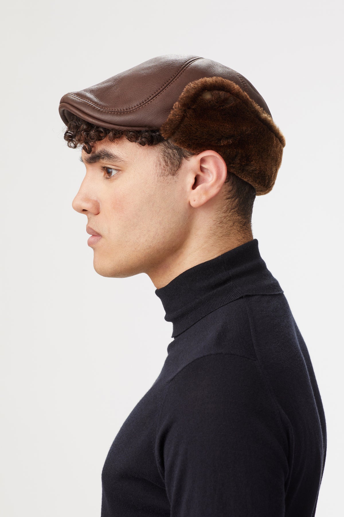 BROWN LEATHER FLAT CAP WITH SHEARLING FUR EAR FLAPS