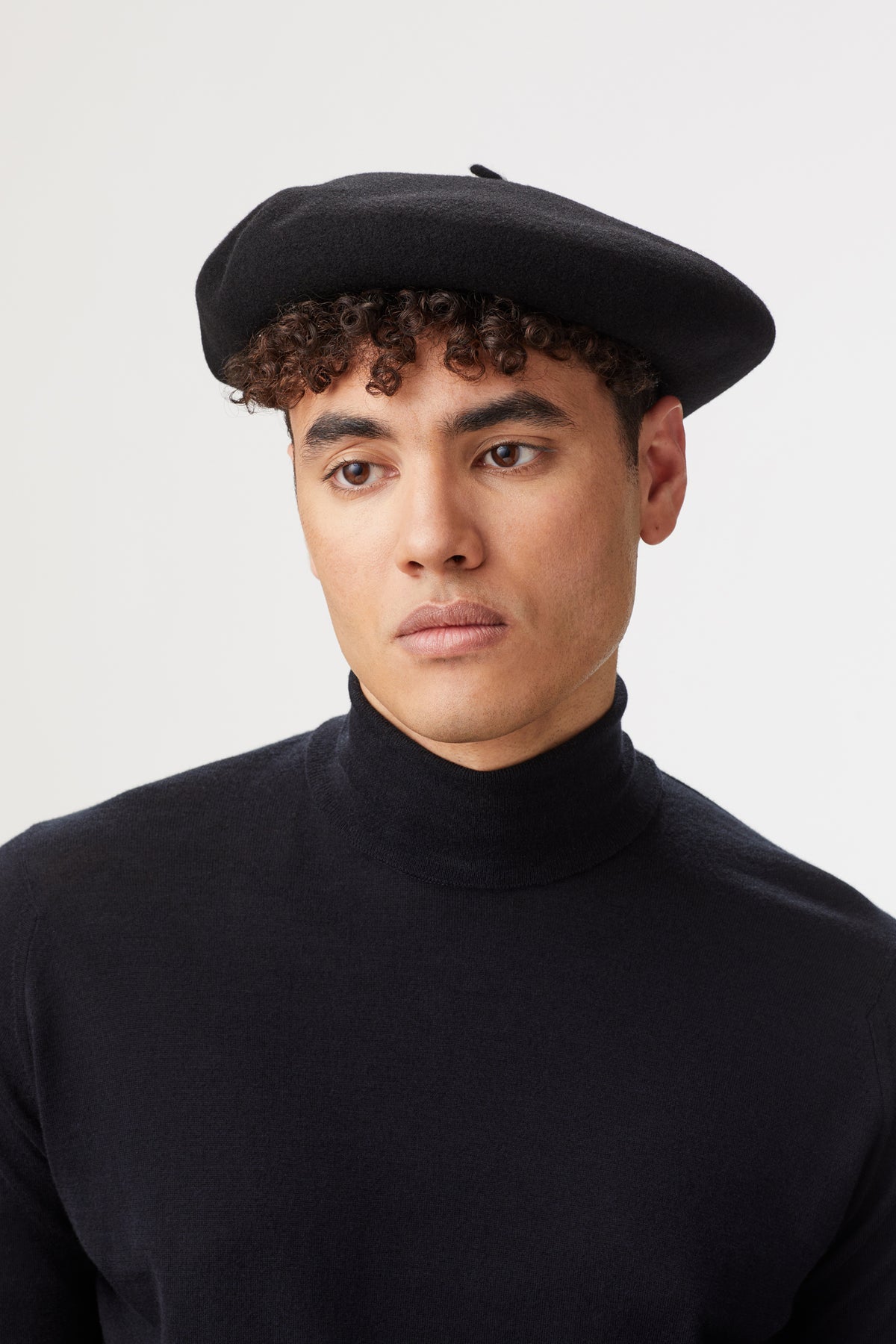 BLACK FELT WOOL BERET