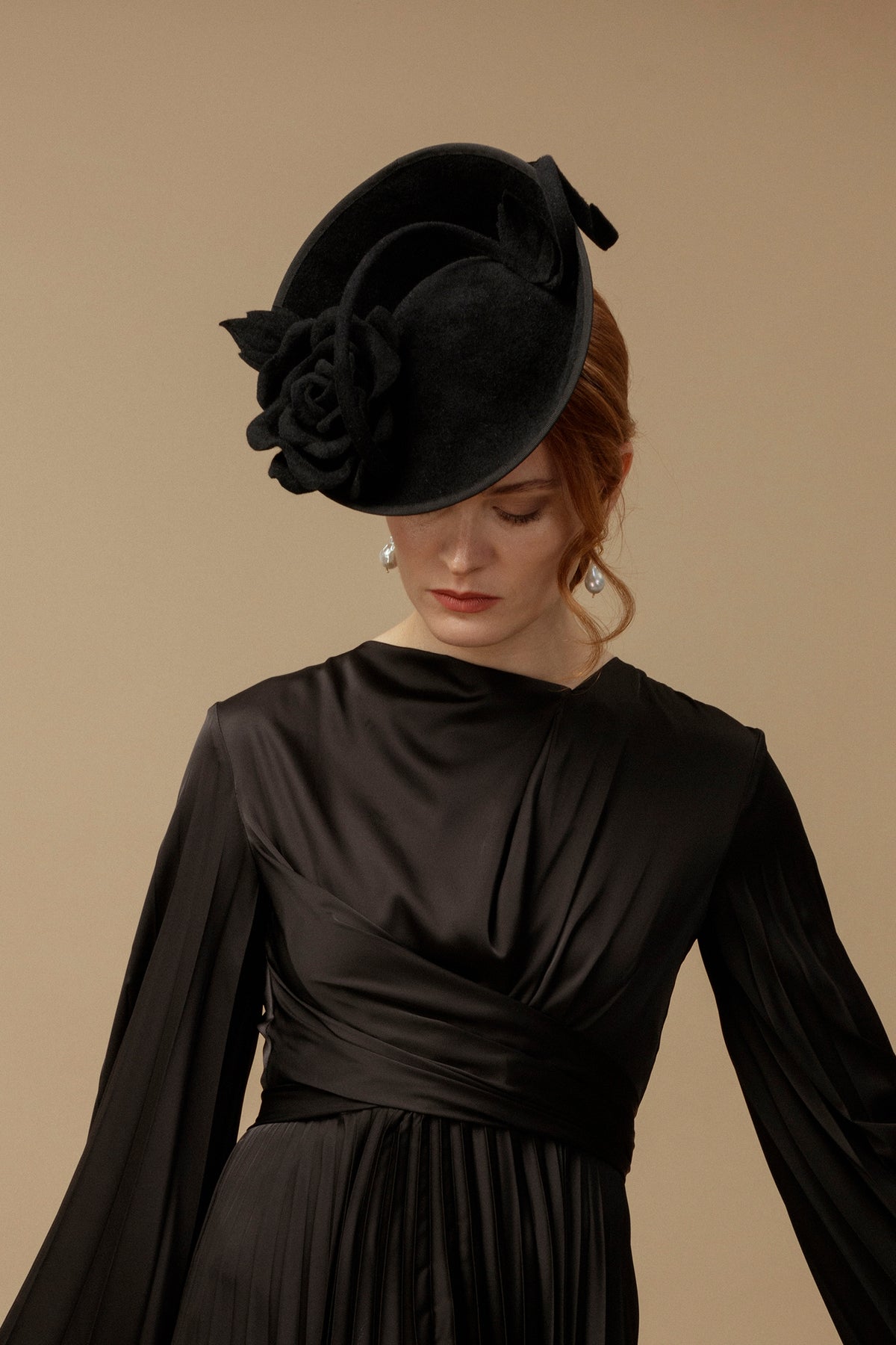 WOMEN'S BLACK FELT COUTURE PERCHER HAT WITH ROSE AND VINE DETAILING - Lock & Co. Hatters London UK