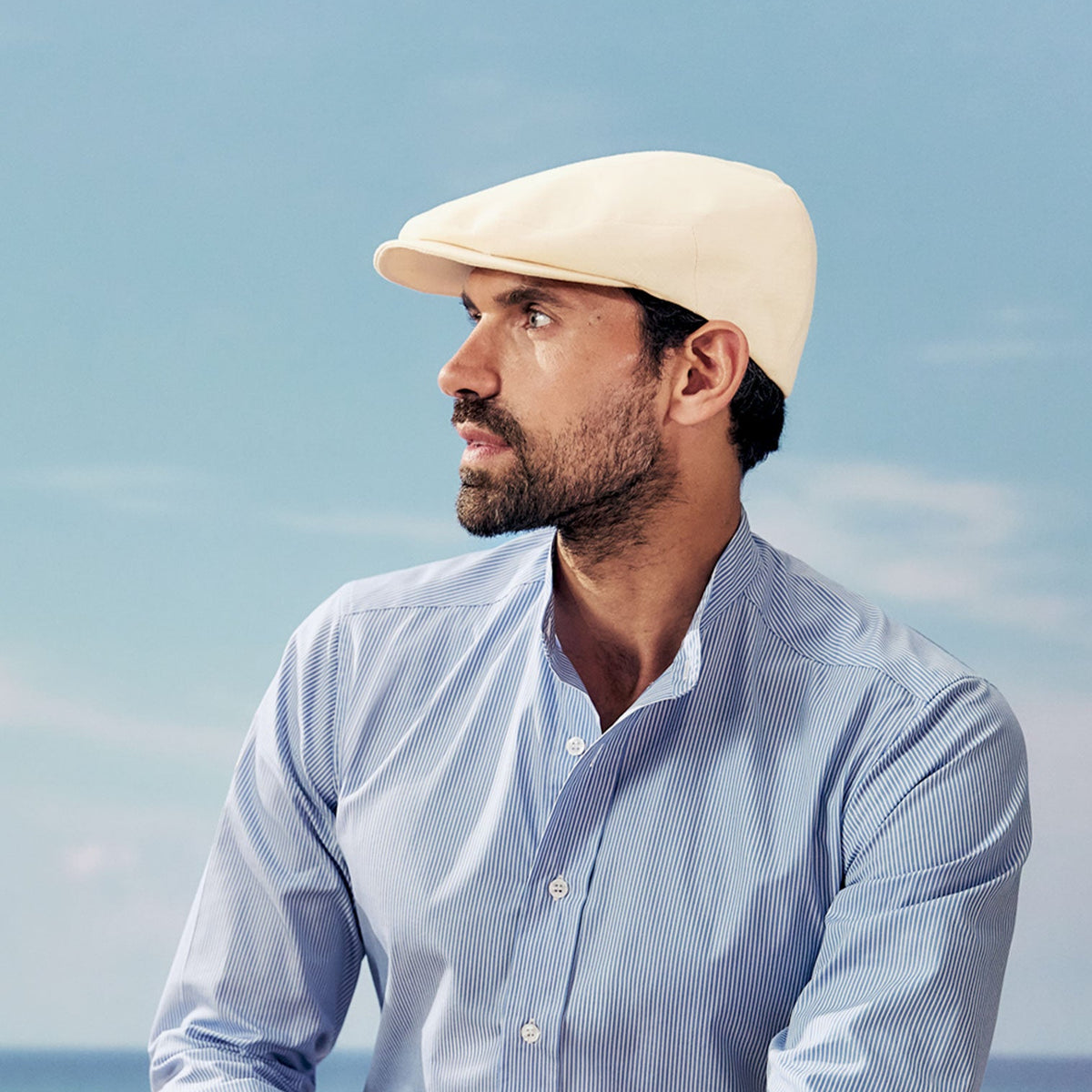MENS BEIGE LINEN FLAT CAP WITH A COTTON LINING