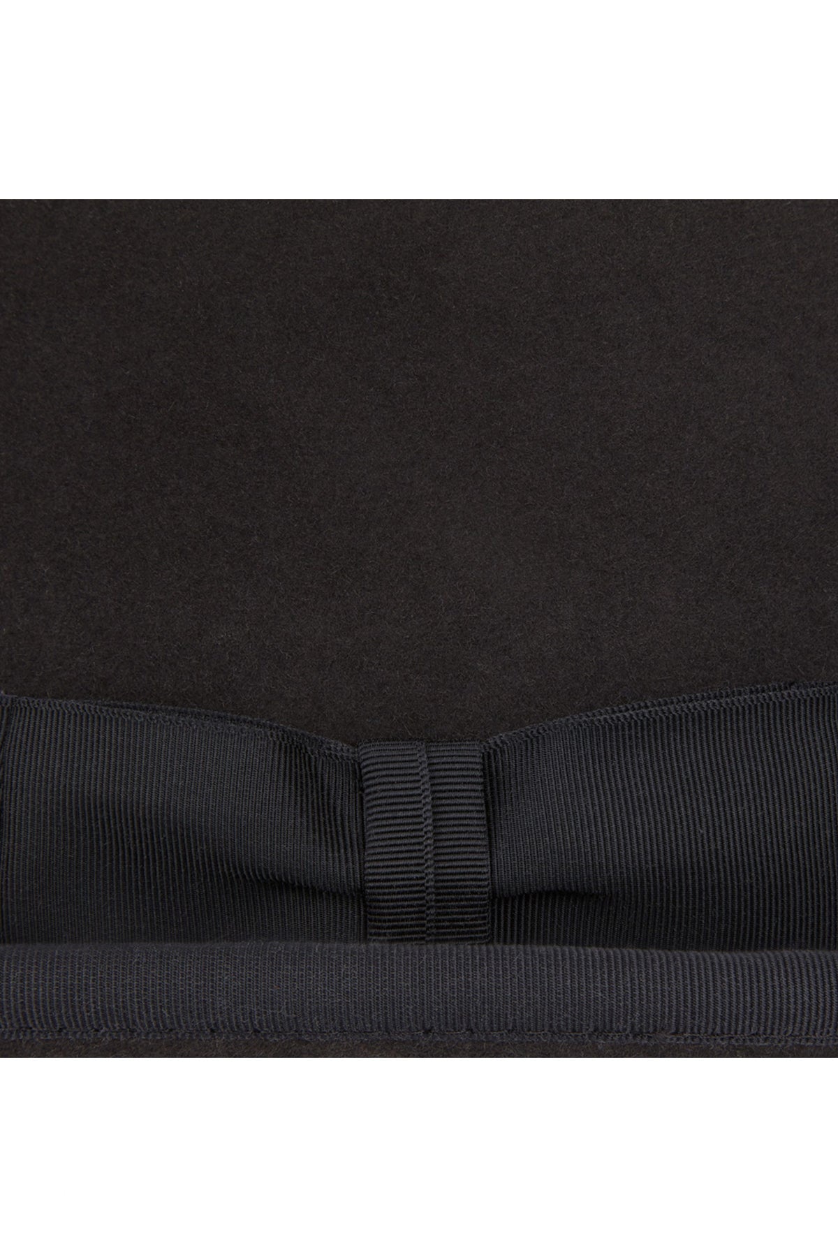 BAND AND BOW HAT DETAIL