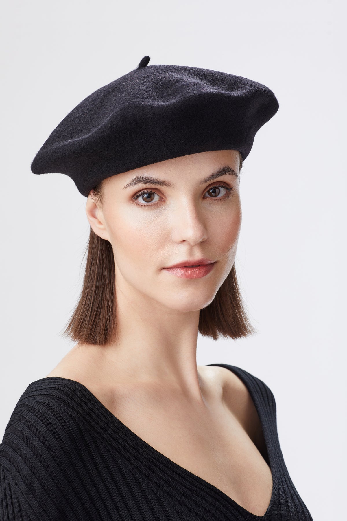 FRENCH STYLE BLACK WOOL FELT BERET - Lock & Co. Hatters London UK