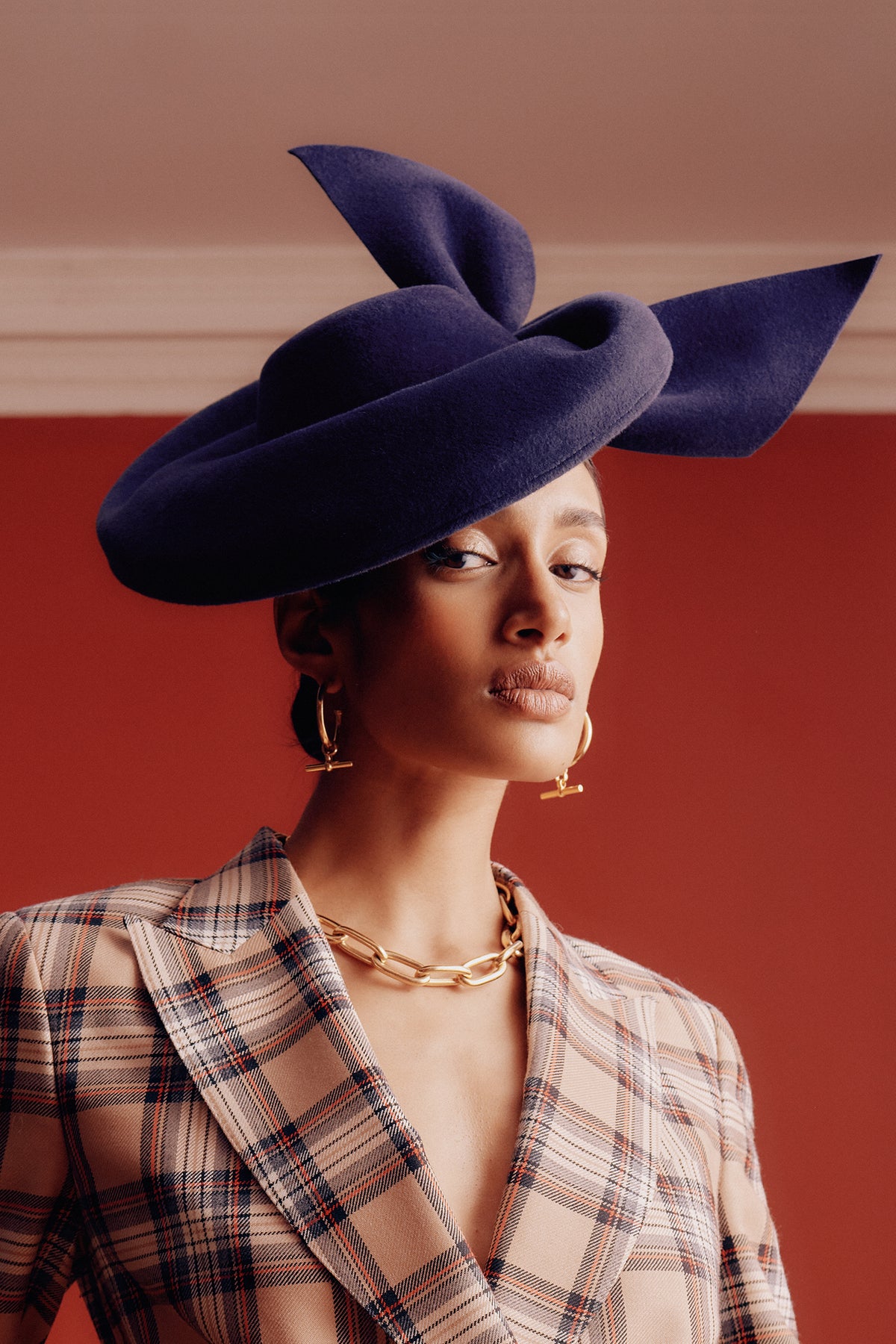 NAVY VELOUR FELT COUTURE PERCHER HAT
