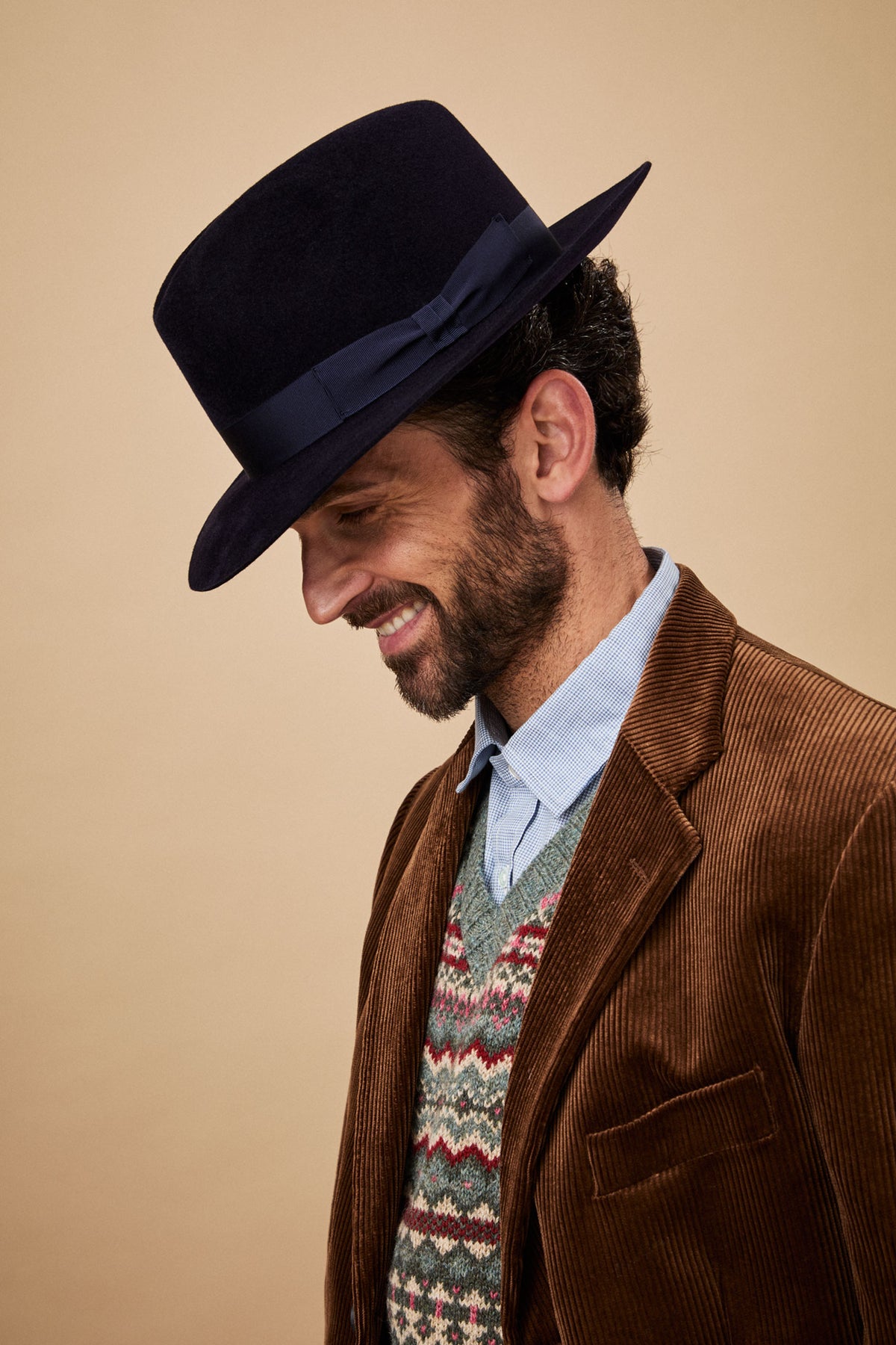 NAVY FELT FEDORA HAT WITH A NAVY GROSGRAIN BAND AND BOW