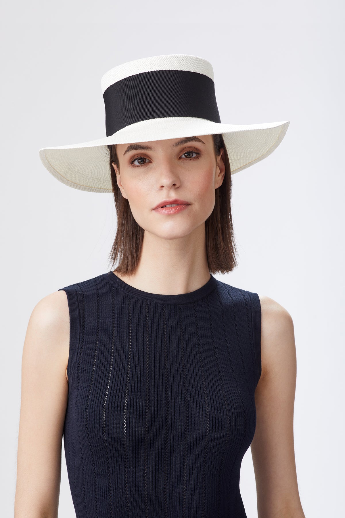 PANAMA HAT WITH THICK BLACK BAND AND BOW