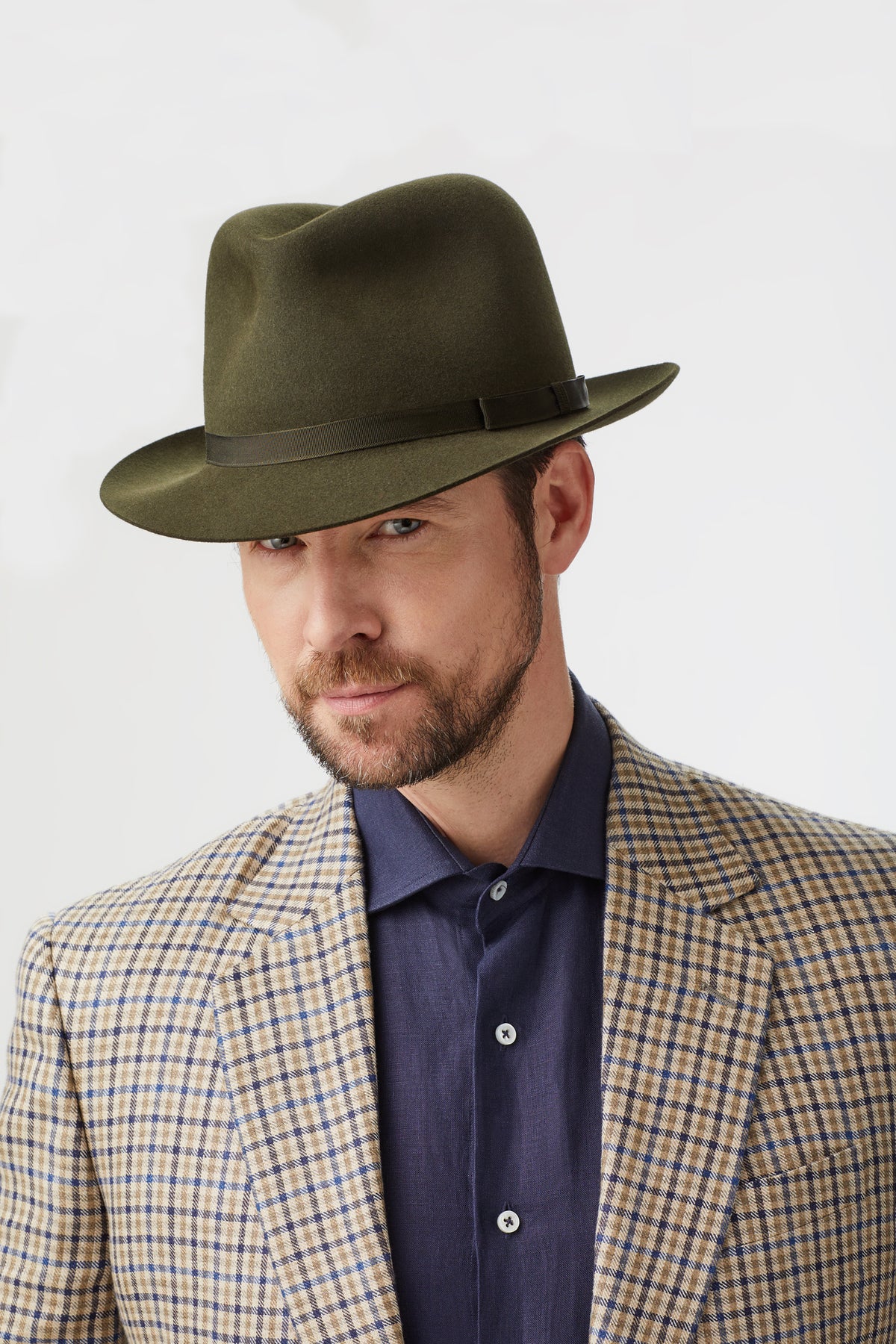 KHAKI / OLIVE GREEN RABBIT FUR FELT NARROW-BRIMMED TRILBY HAT WITH A NARROW OLIVE GREEN GROSGRAIN BAND AND BOW