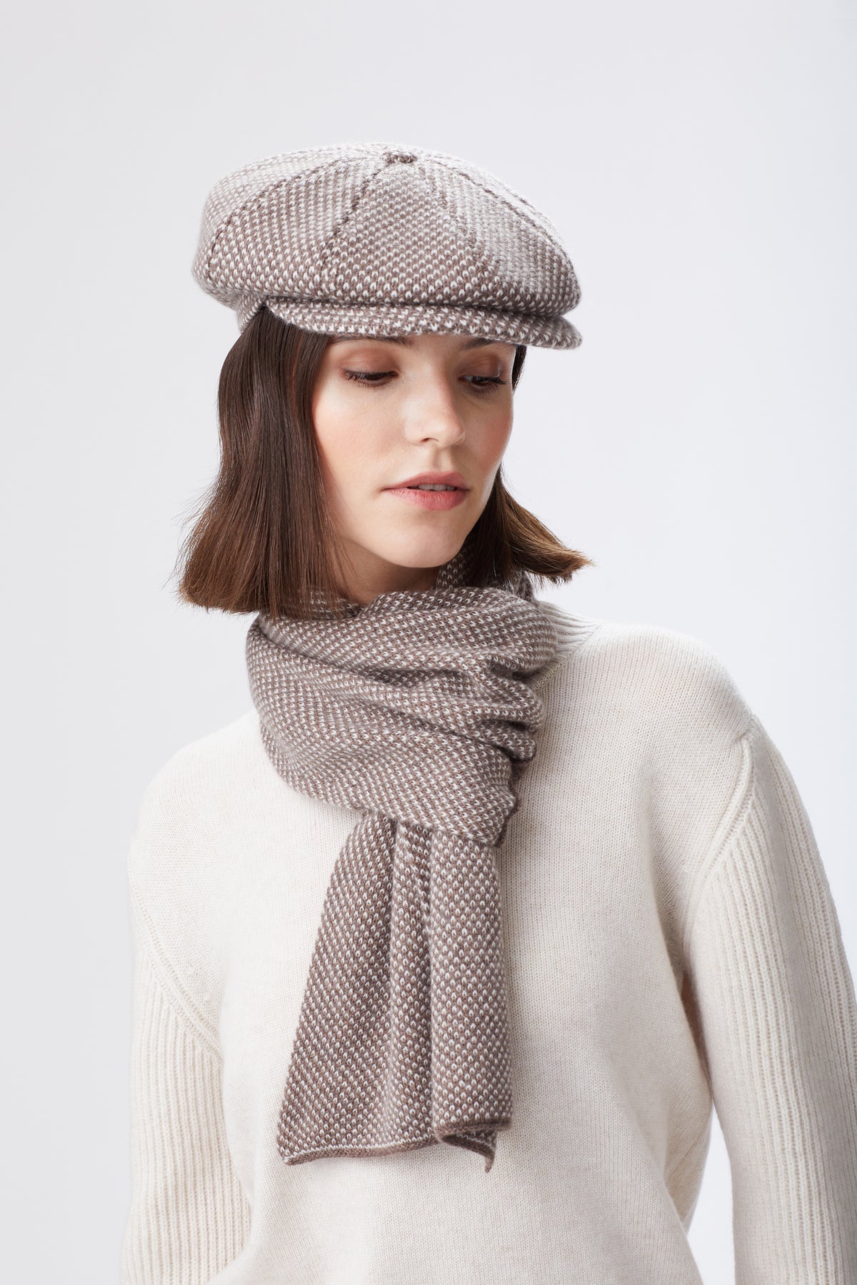 BEIGE & WHITE WHITEBRIDGE CASHMERE BAKERBOY CAP