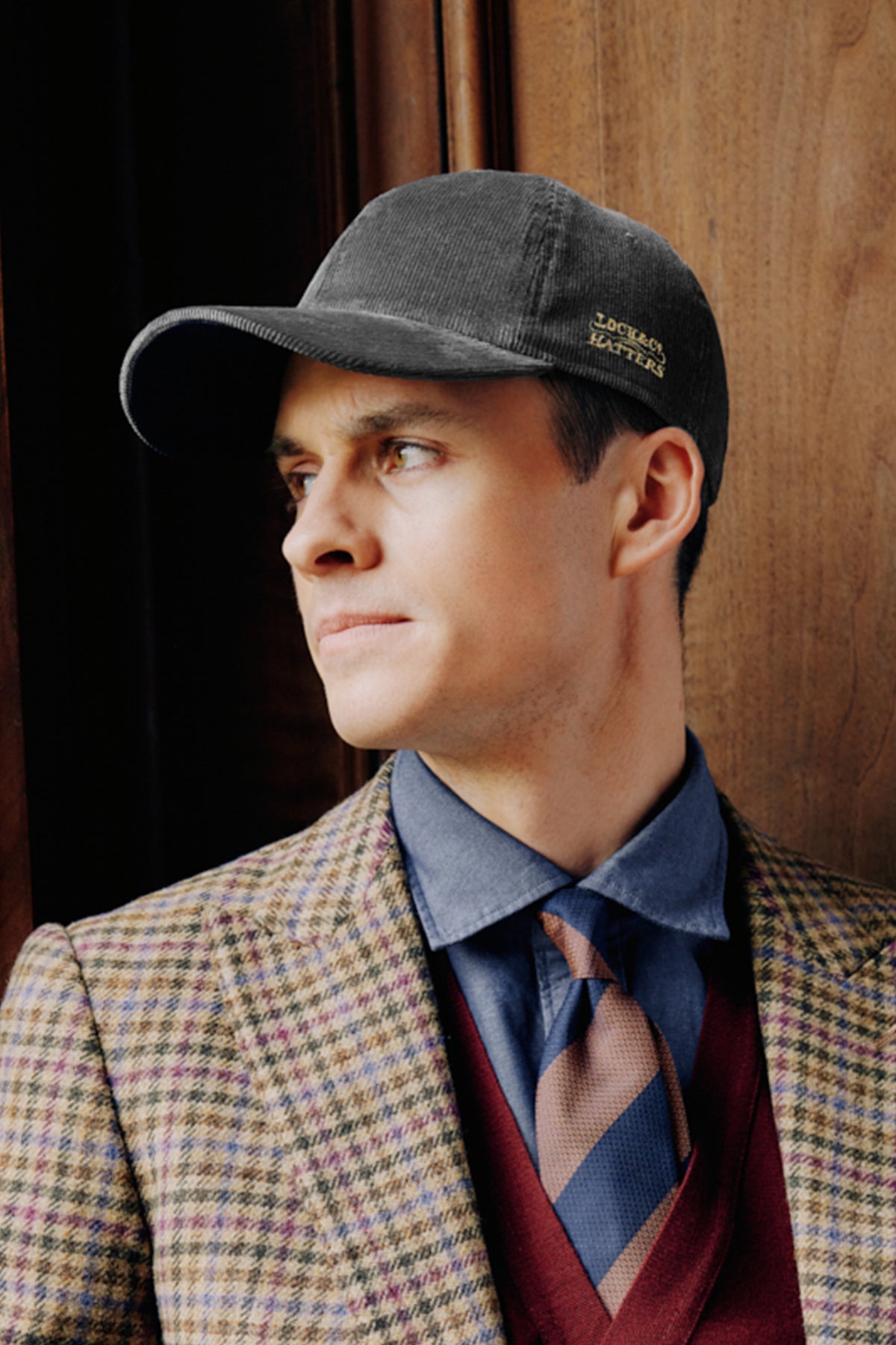 ADJUSTABLE GREY CORDUROY BASEBALL CAP