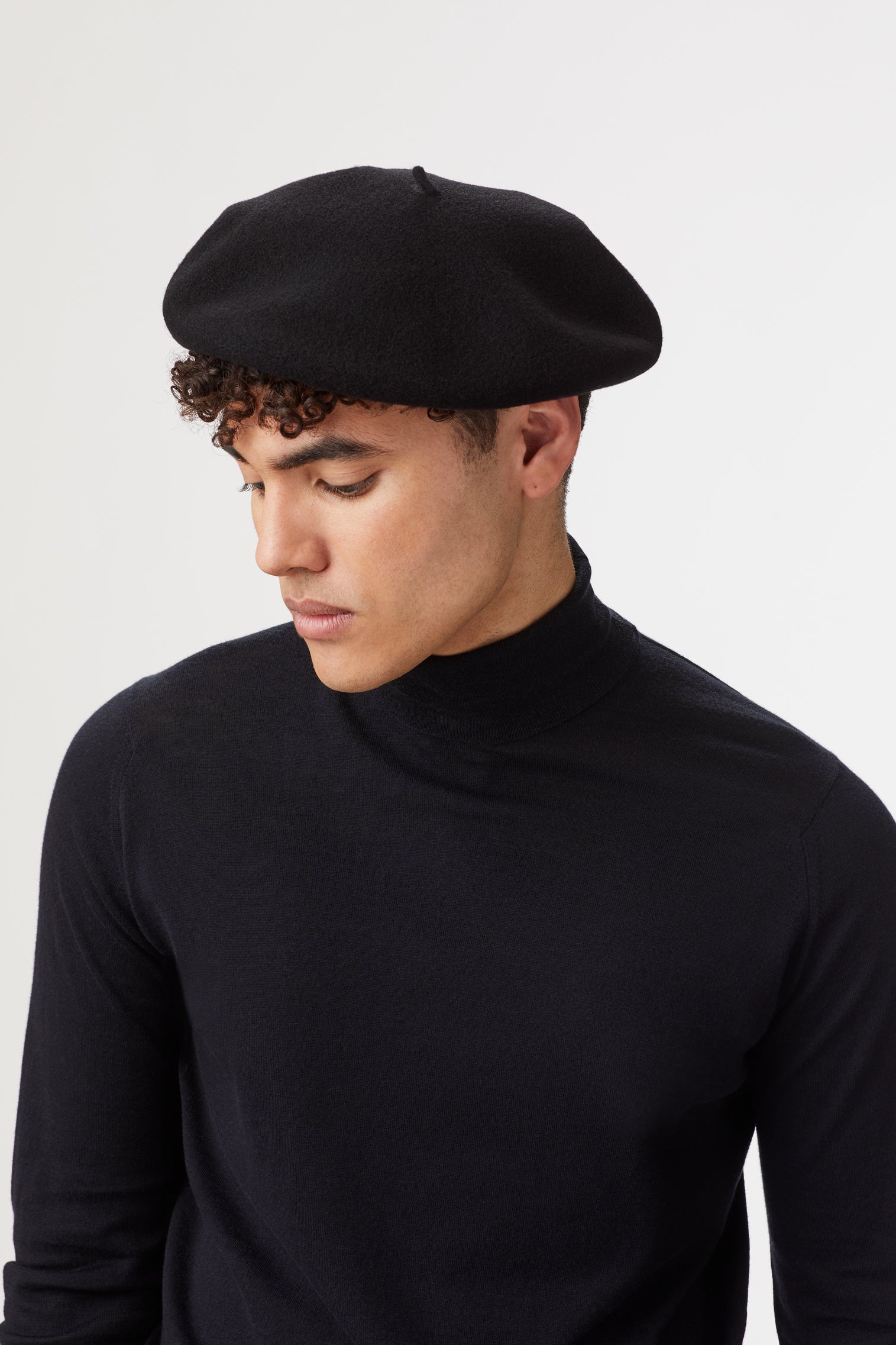 BLACK FELT WOOL BERET