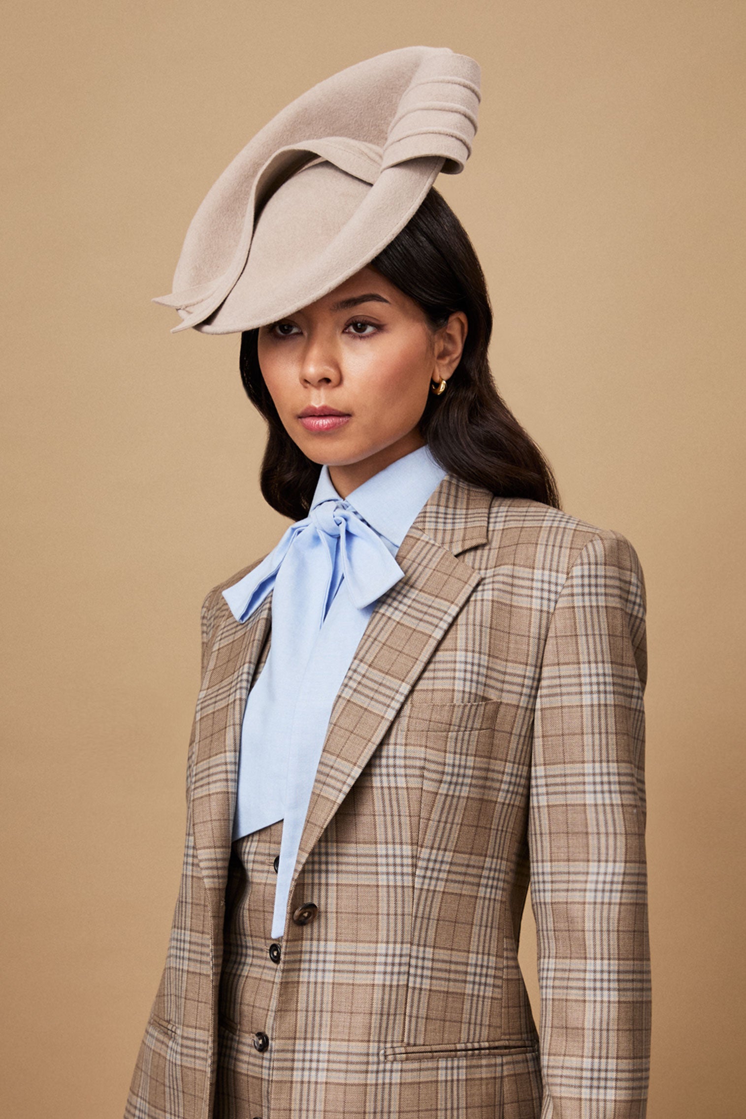 Belvedere Pale Beige Percher