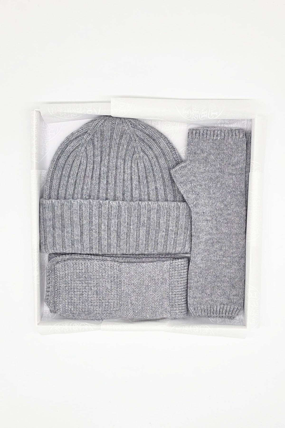 Cashmere Grey Gift Set - Lock & Co. Hatters London UK
            