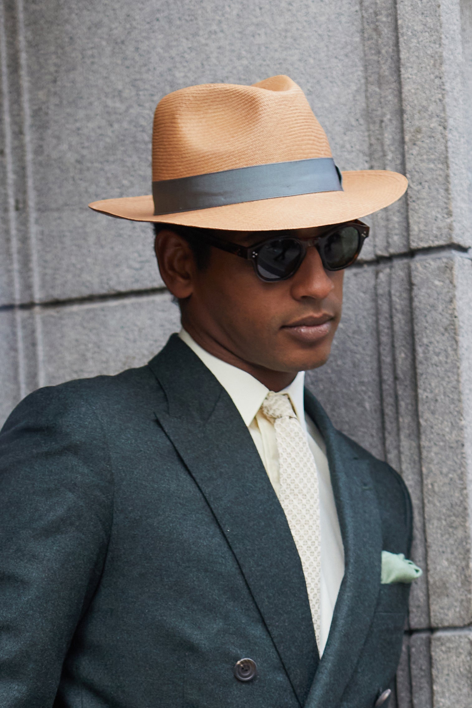 TOQUILLA PALM STRAW MOCHA PANAMA HAT WITH A METAL GROSGRAIN BAND AND BOW