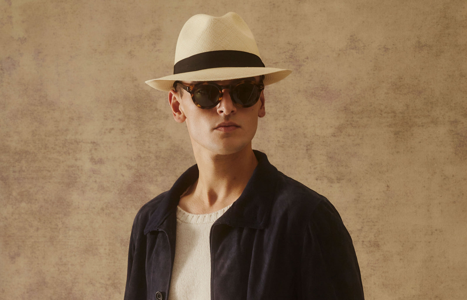 Hats and eyeglasses shop
