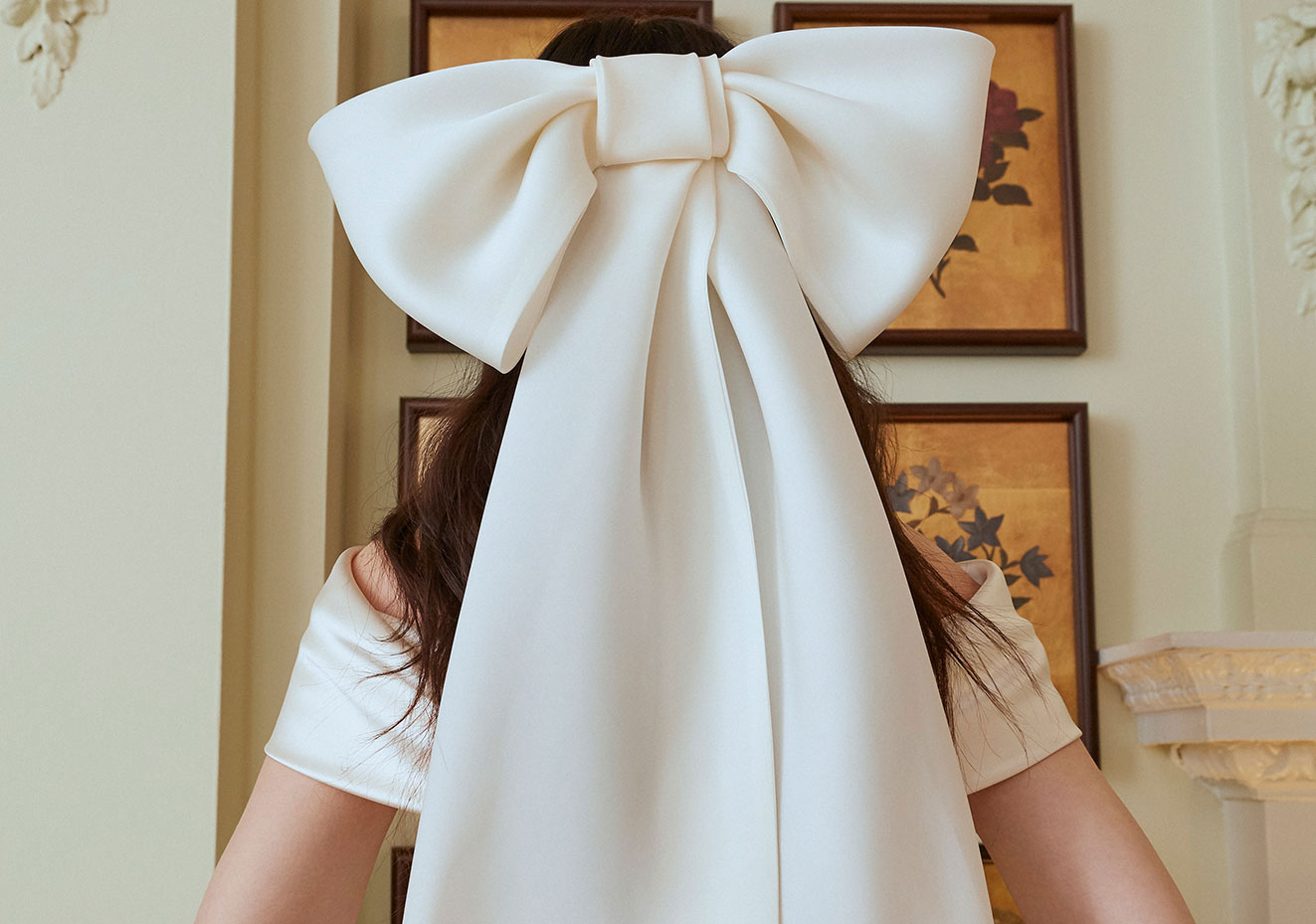 OVERSIZED IVORY SILK GAZAR COUTURE BOW