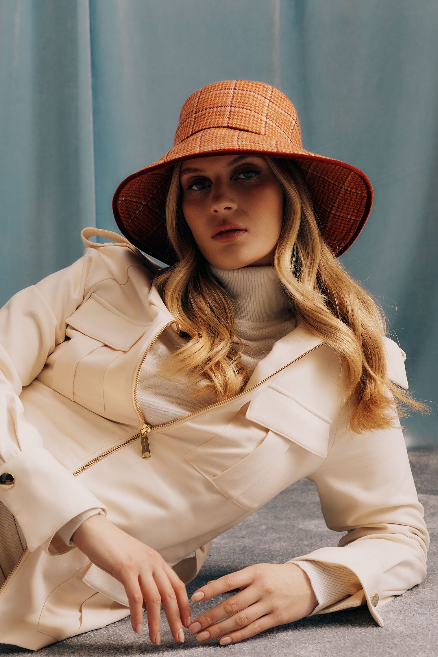 Cashmere orange check wide brim bucket hat