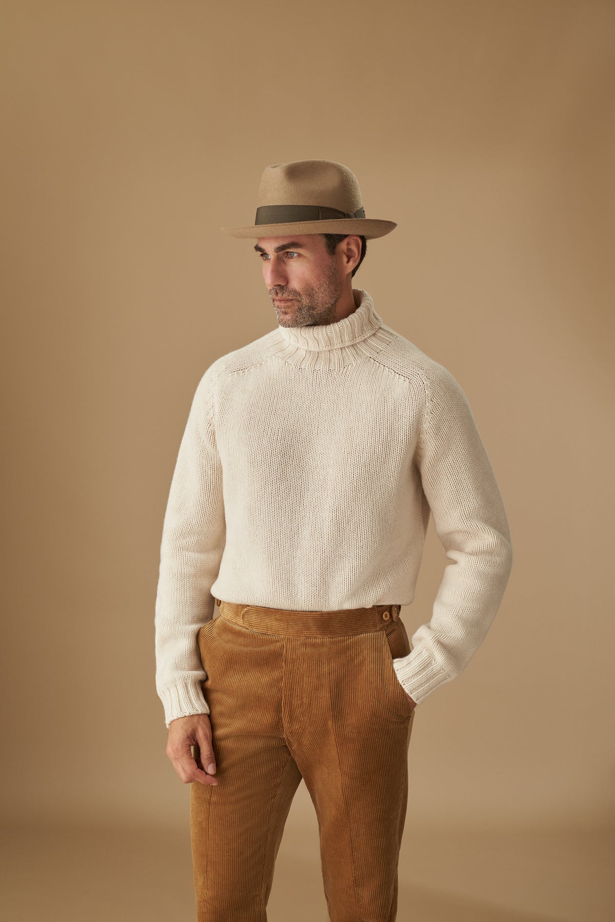 MEN&#39;S CARAMEL BEIGE CASHMERE MELUSINE TRILBY HAT WITH A BROWN GROSGRAIN BAND AND BOW - Lock & Co. Hatters London UK
            