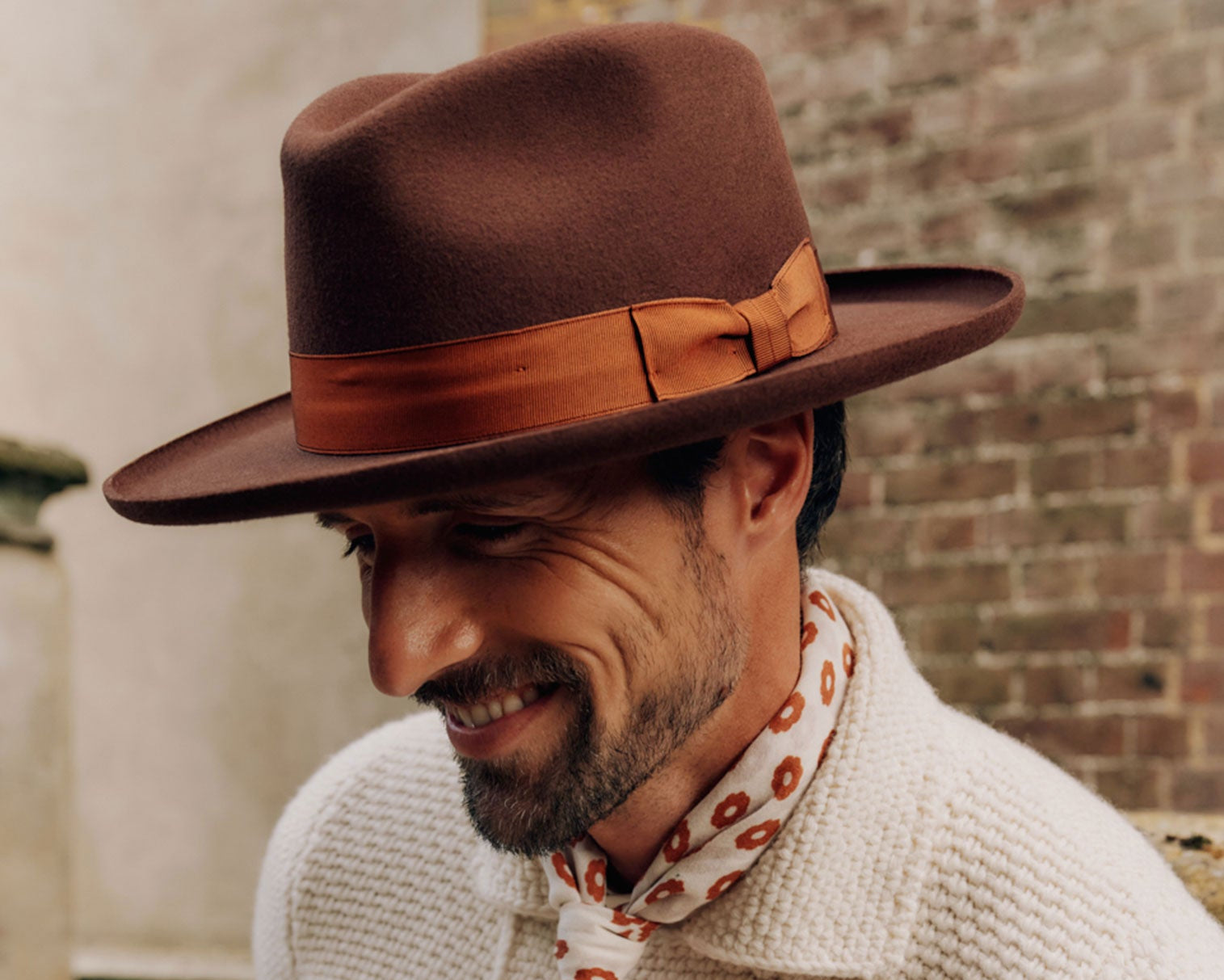MENS RUST WOOL FEDORA HAT WITH A GROSGRAIN BURNT ORANGE BAND AND BOW AND A PENCIL BRIM