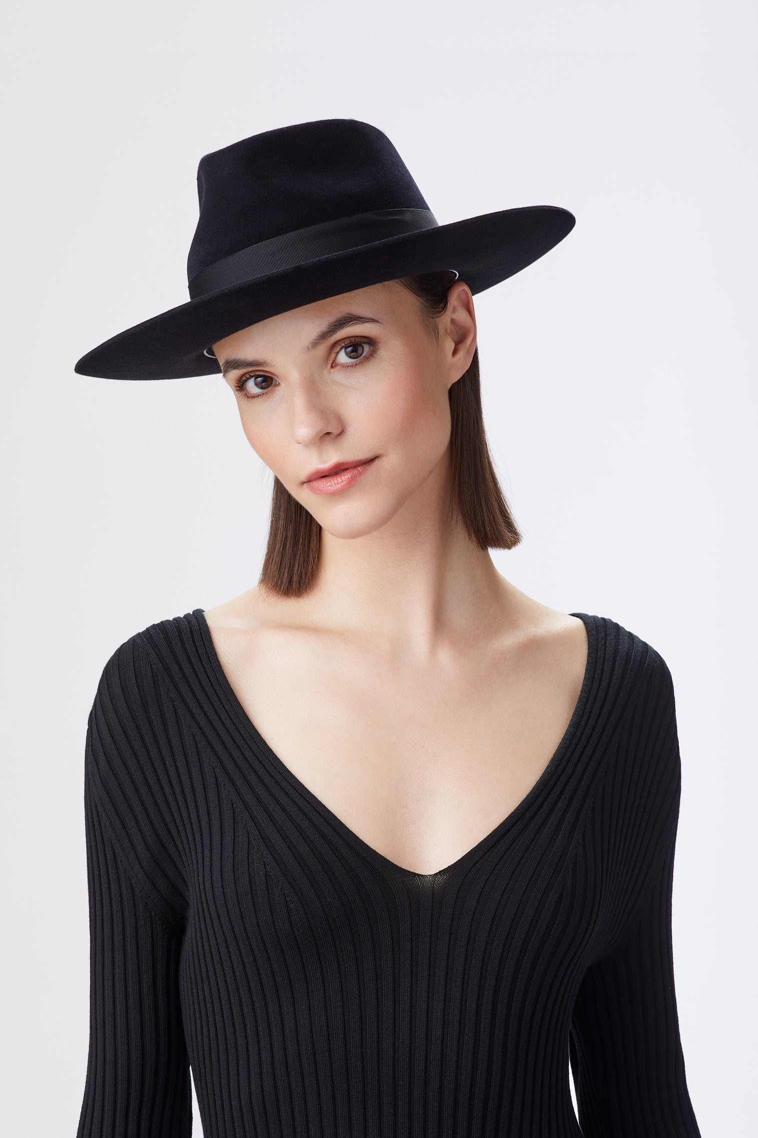 BLACK FELT FEDORA HAT WITH BLACK BAND