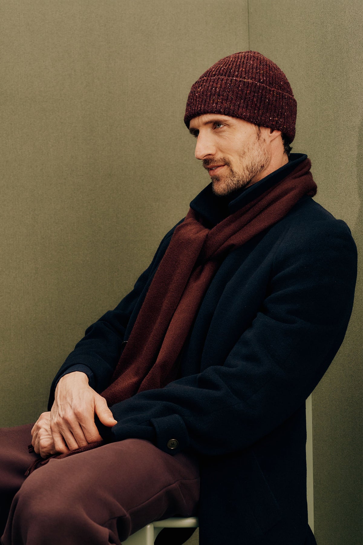 Cashmere Burgundy Wide Scarf - Lock & Co. Hatters London UK
            