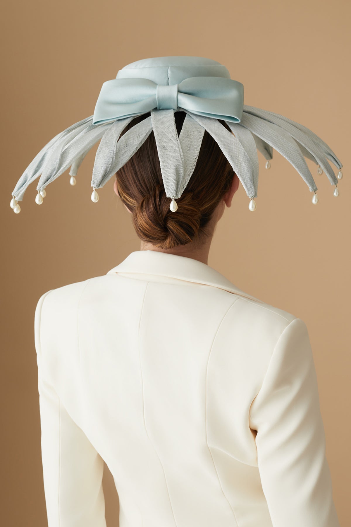WOMEN&#39;S SENCHA DUCK EGG WIDE BRIM CREPE-BACK SATIN HAT WITH SINAMAY PETALS AND ARTIFICIAL PEARL DETAILING - Lock & Co. Hatters London UK
            