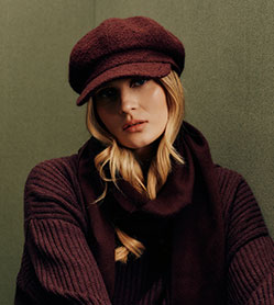 WOMEN'S BURGUNDY WOOL NEWSGIRL CAP